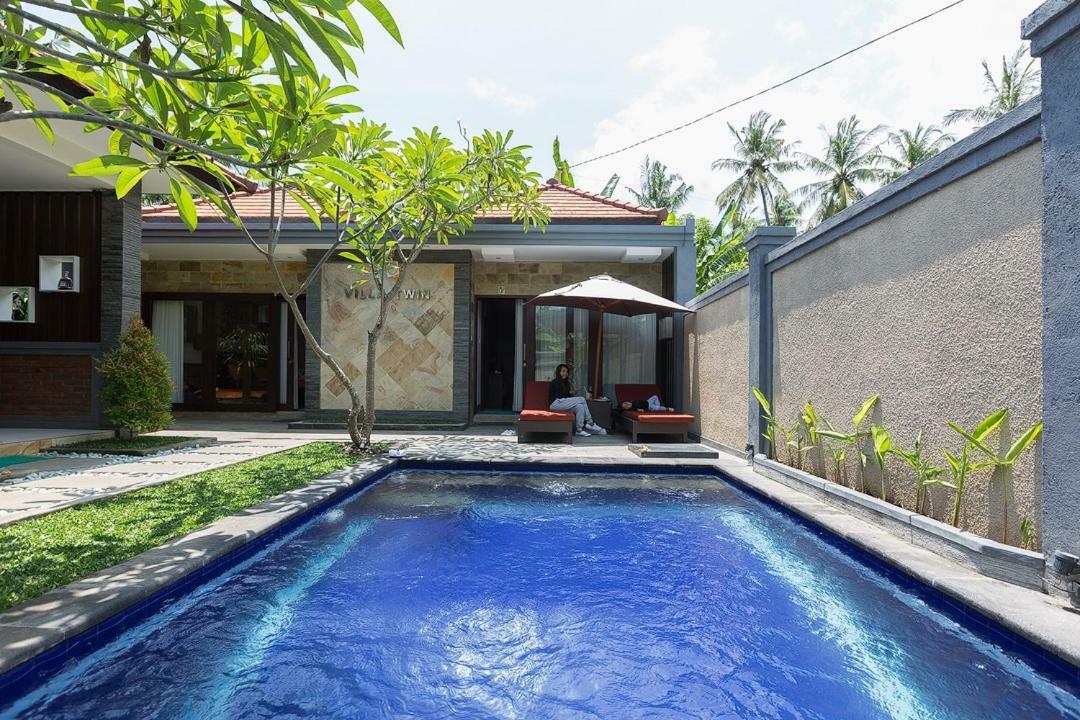 Villa Twin Lovina Esterno foto